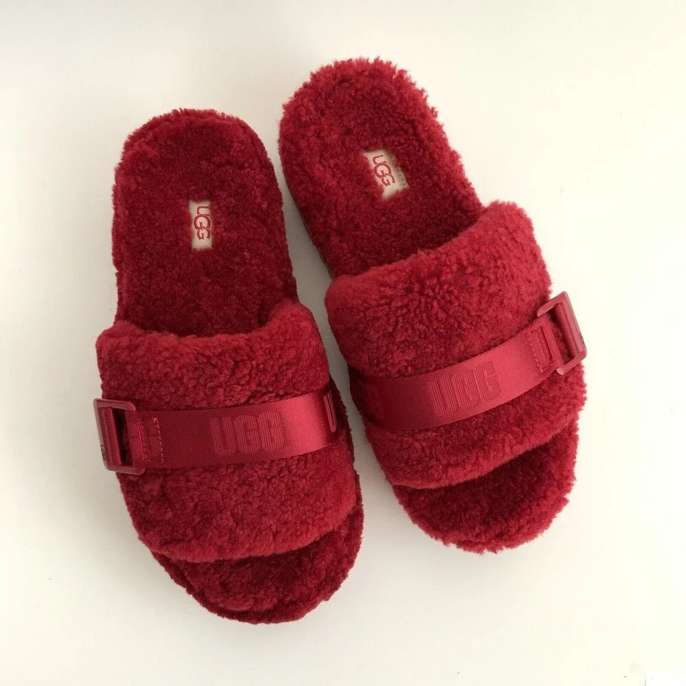 UGG Platform Fluffita Plush Cozy Open-toe Sanals Red 8
